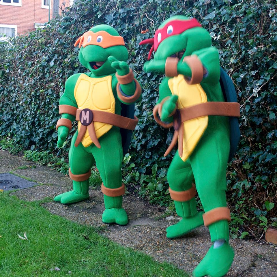 MagicEventsPA's tweet image. ¿A tu hijo le gustan las Tortugas Ninja? Nosotros podemos llevarla a su fiesta y hacer que sea un momento inolvidable.