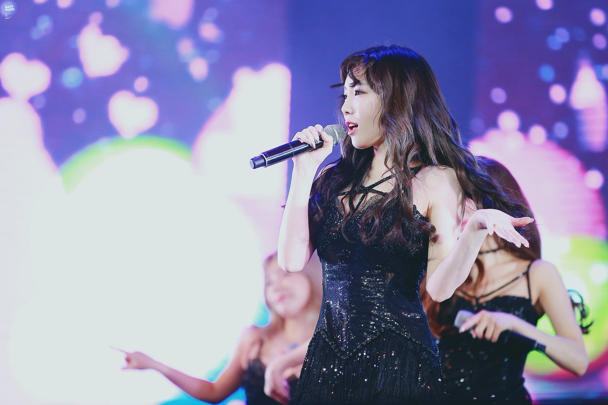 foreversoshi's tweet photo. [DL] 170401 Going Together Concert by baekssuel [10P]
https://t.co/aX9c2R6S3c https://t.co/WMBnyI0vTv