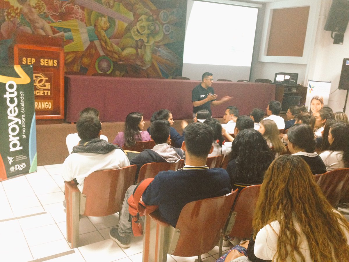 En este momento terminamos una charla sobre #ProyectoL con jóvenes del #CBTIS110 la gran importancia de la #TomadeDesiciones @Gabyvazquezch