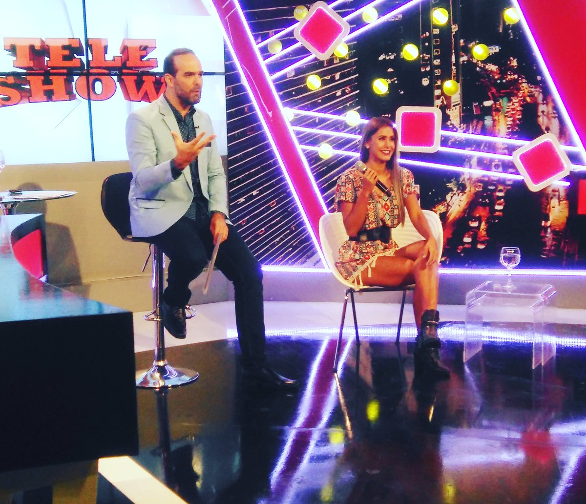 La espectacular <a href="/Jessica_sly/">JessicayFacundo</a>  y su vida como madre, modelo y universitaria. Hasta las 21 hs por @latelepy