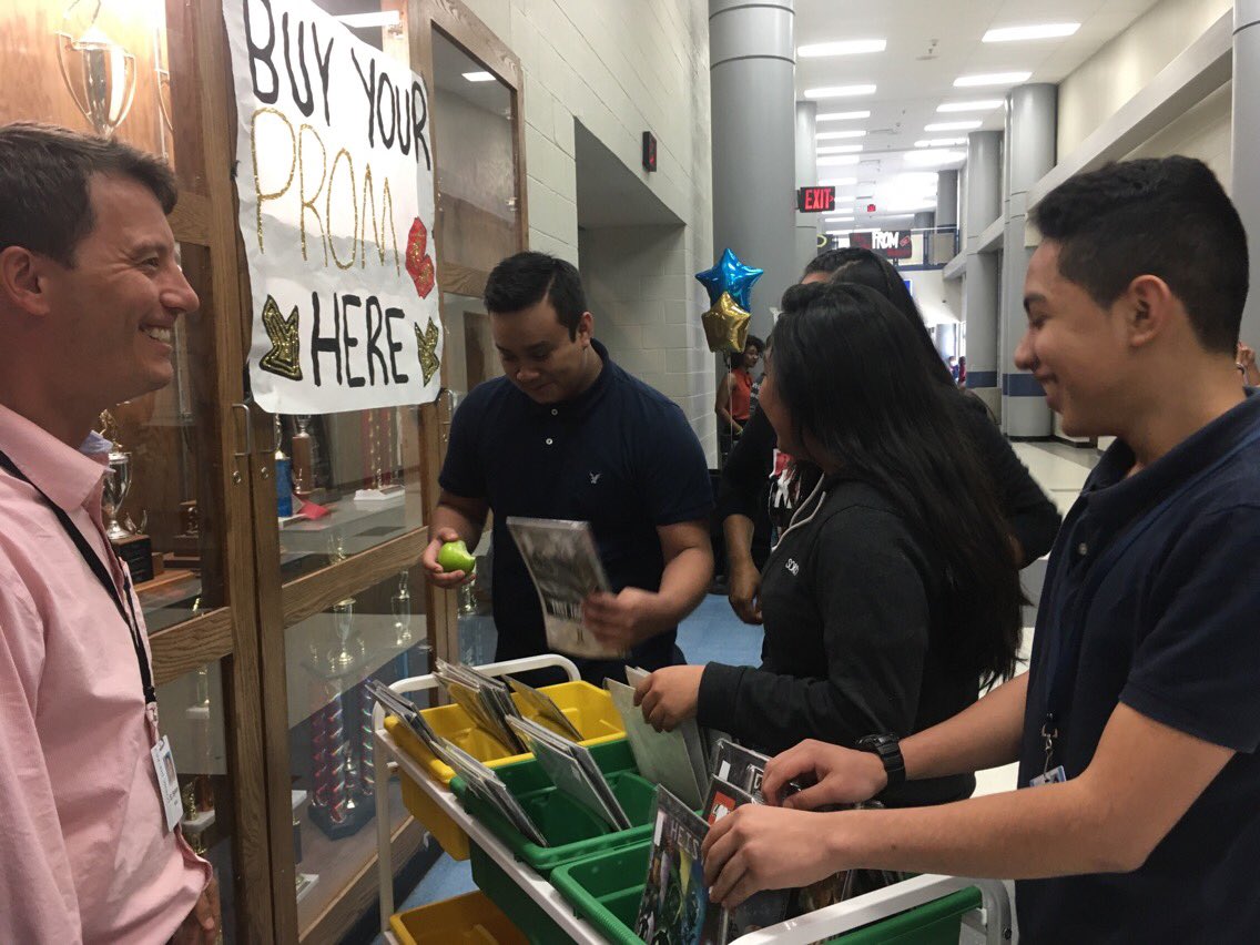 cnewbern26's tweet photo. Mr. Sykes from Stall raises money for the Warrior Home with comic books. Sponsored by Green Dragon @CCSD_SLC @JeremyCarrickEd @CCSDConnects https://t.co/3D1XxAD1Cz