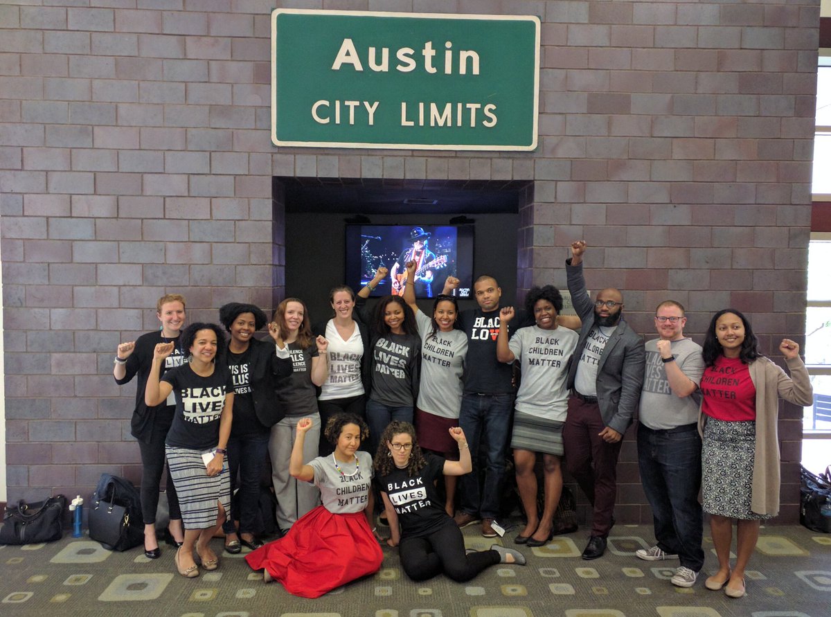DrDurkee's tweet image. Child development scholars &amp;amp; psychologists showing support for #BlackLivesMatter at #srcd17 in Austin, TX
