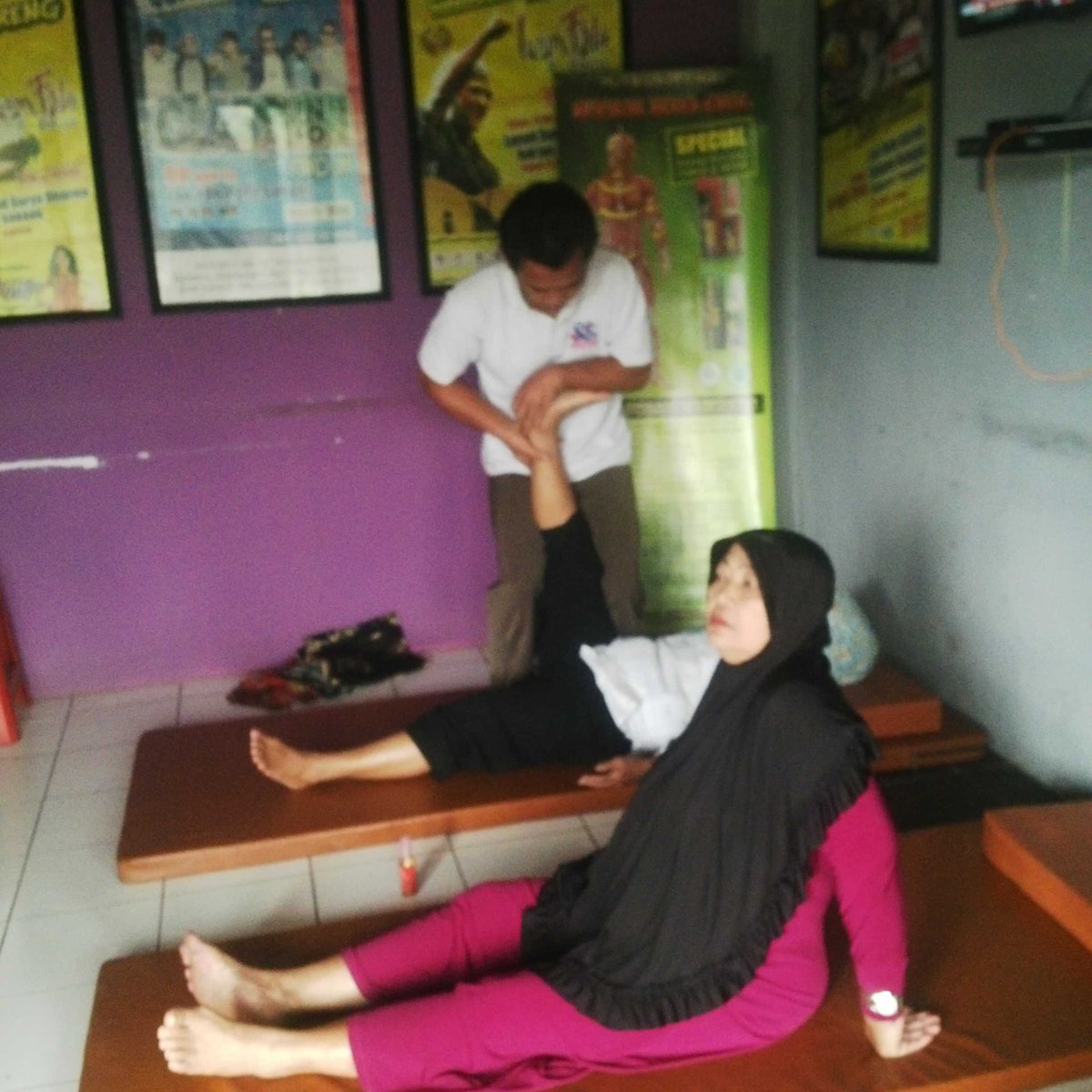 Ibu2 ini datang lebih awal , ikuti terapi gratis bersama star bio oil , hari ini <a href="/adityafmsubang/">#HitsSepanjangMasa!</a> =)