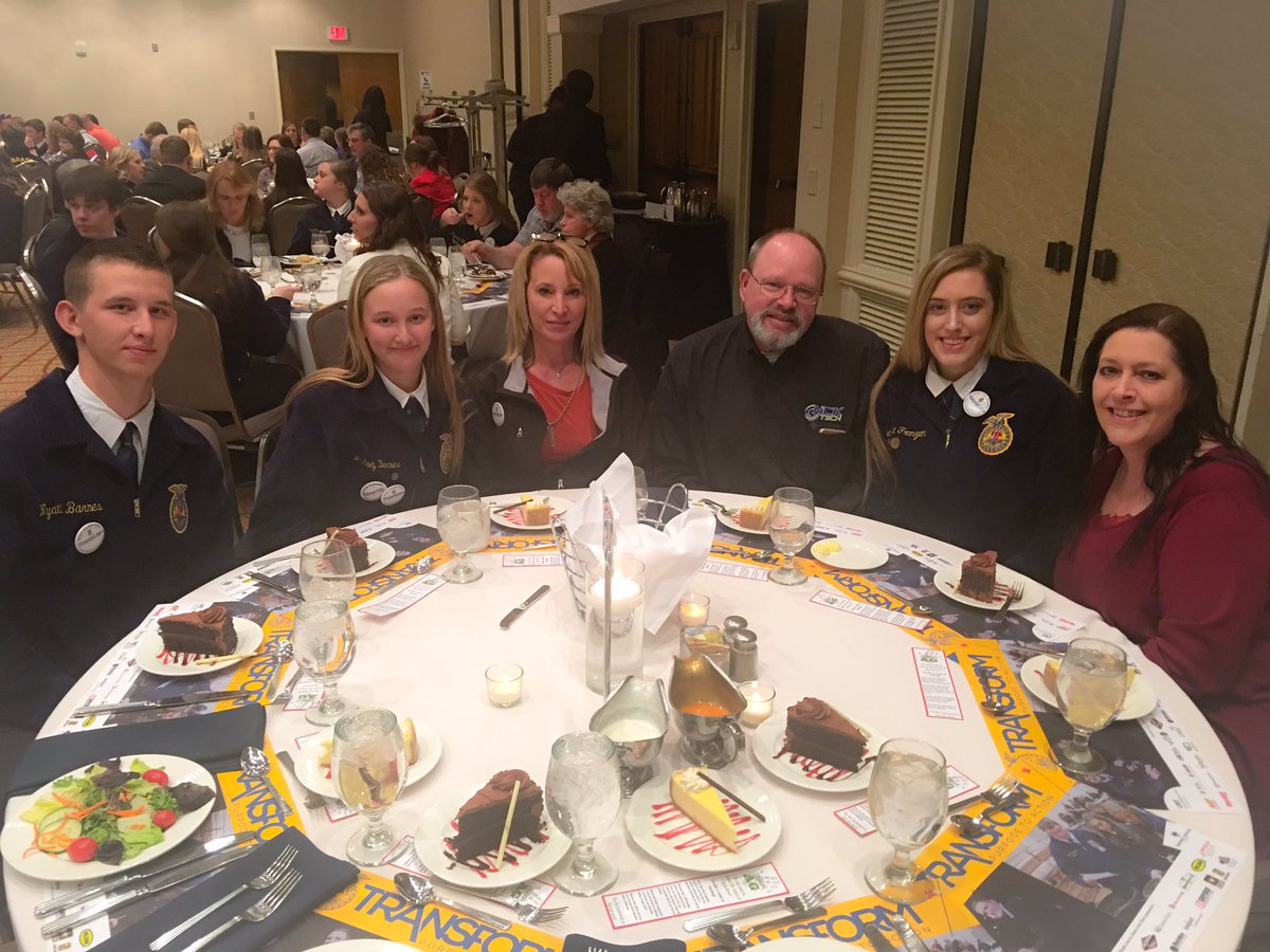 AuroraAgNetwork's tweet photo. What an amazing night getting to know these FFA Proficiency Finalists and listening to them talk about their passion for Ag #TransformNEFFA https://t.co/84RgiYrRte