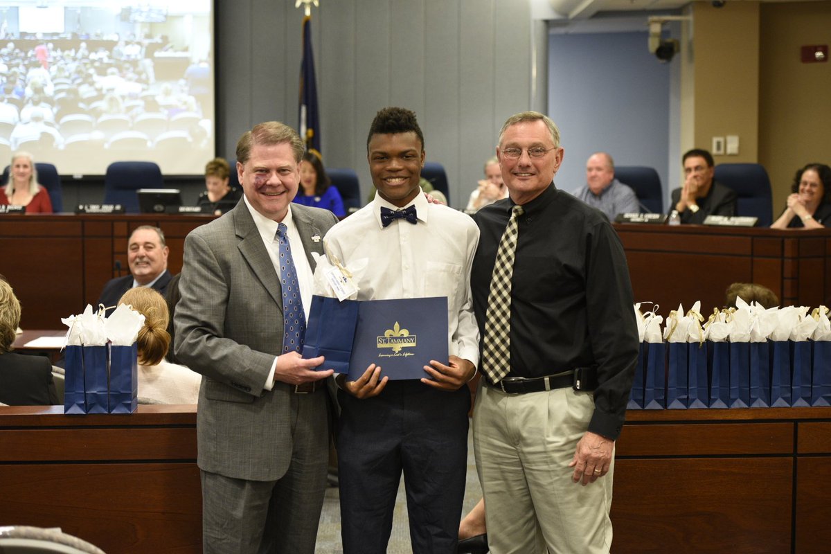stppschools's tweet image. .@STPSBSupt inaugural Superintendent's Student Advisory Panel honored at tonight's Board meeting.

Impressive group of 32 young men &amp;amp; women.