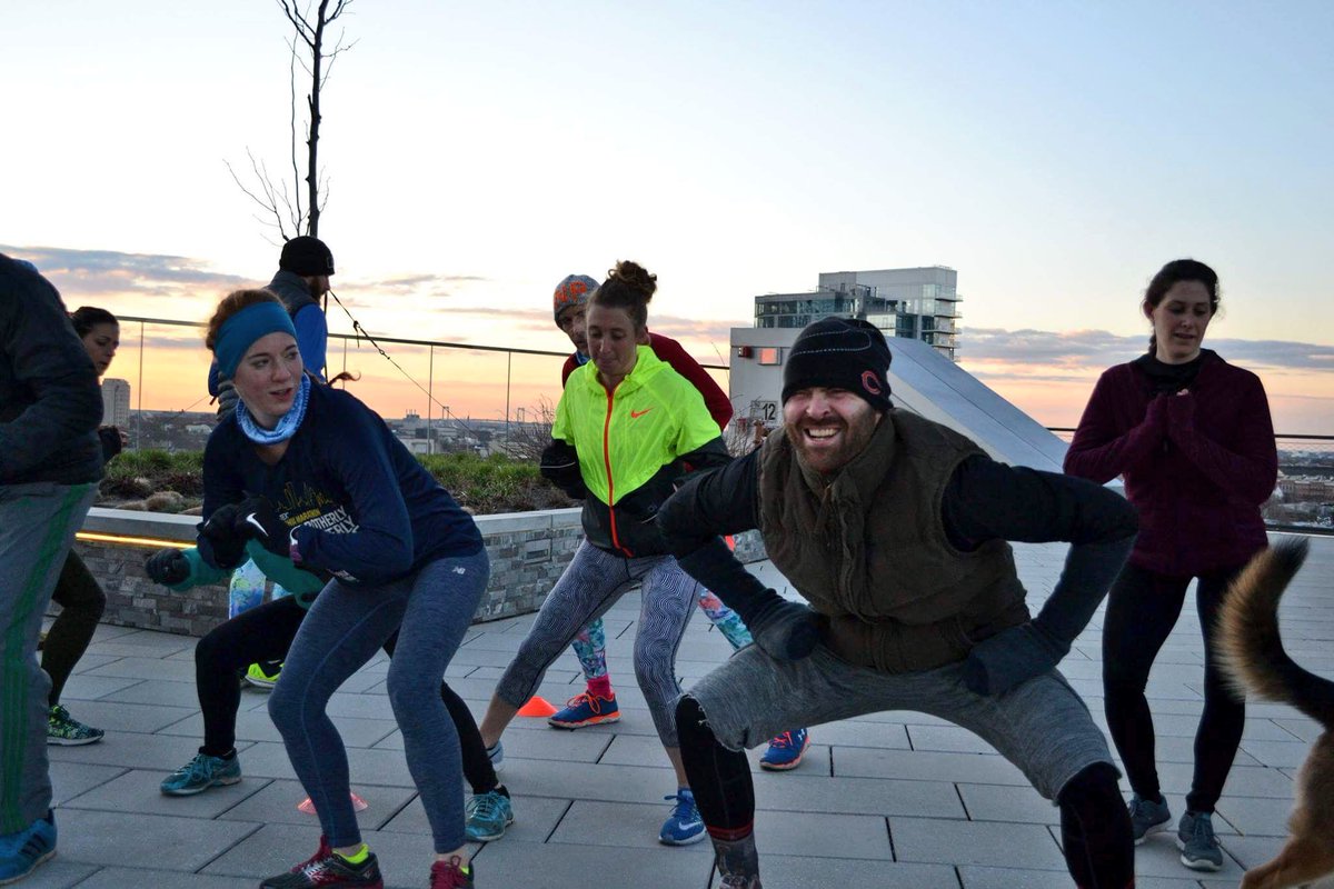 Set your alarm and get to bed... there's huggin to be done in the AM. 6:25am -Cira Green #JustShowUp #getyomindright