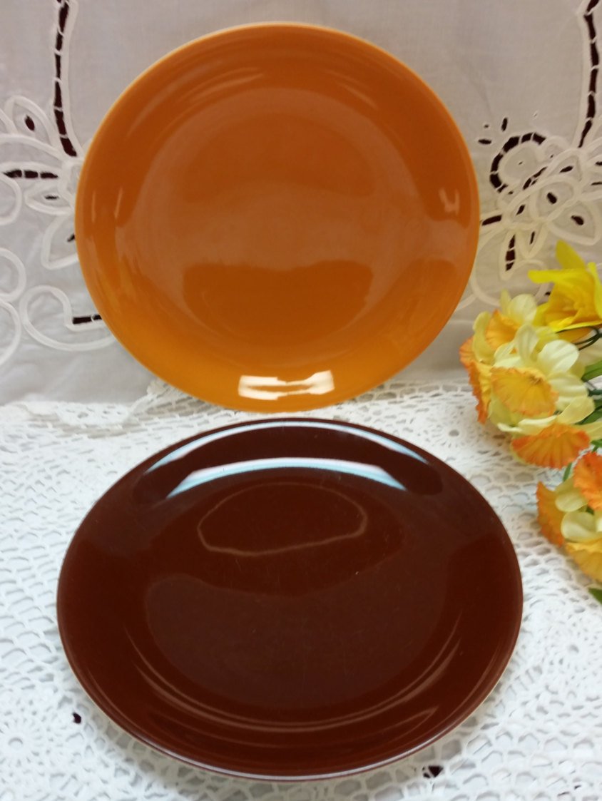 Lyn_Bluefish901's tweet image. Myott, Son and Co Ltd - Made in England - Set of 2 plates, Orange and … tuppu.net/8f49321b #Etsy #KitchenPlates