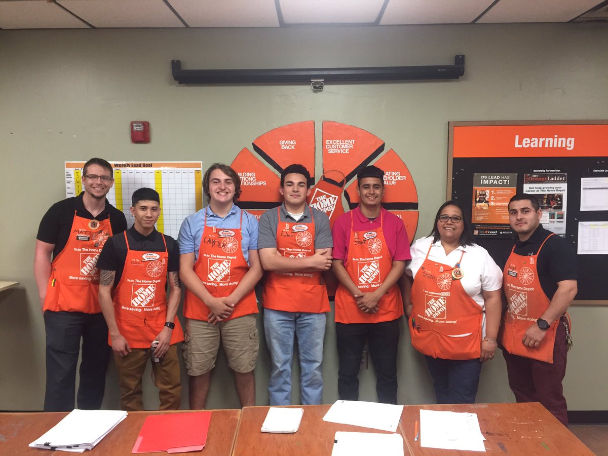 tiffanyrazo's tweet photo. 🎊Welcome to @thd0540 new associates‼Ready to deliver the 🍊promise &amp; all enrolled in Homer Fund‼ https://t.co/Gif2RFlKNJ