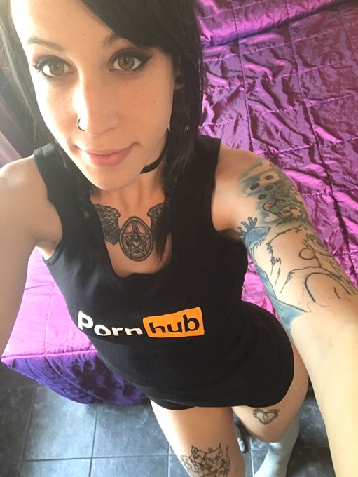 Some pics from yesterday's shooting 😜 with @ROBINREIDX for @Pornhub https://t.co/E0MMS2JGjr<a class="tags" href="/tag/robinreidx">@robinreidx</a>