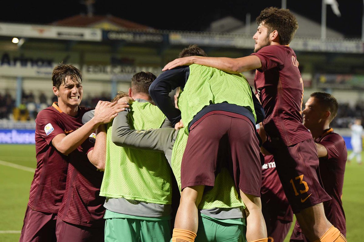 ASRomaEspanol's tweet photo. El partido de ida #EntellaRoma, por la final de la Copa Italia Primavera finalizó 1️⃣-1️⃣. 

El gol de la #ASRoma lo realizó Marchizza ⚽️ https://t.co/z7hkor0n29