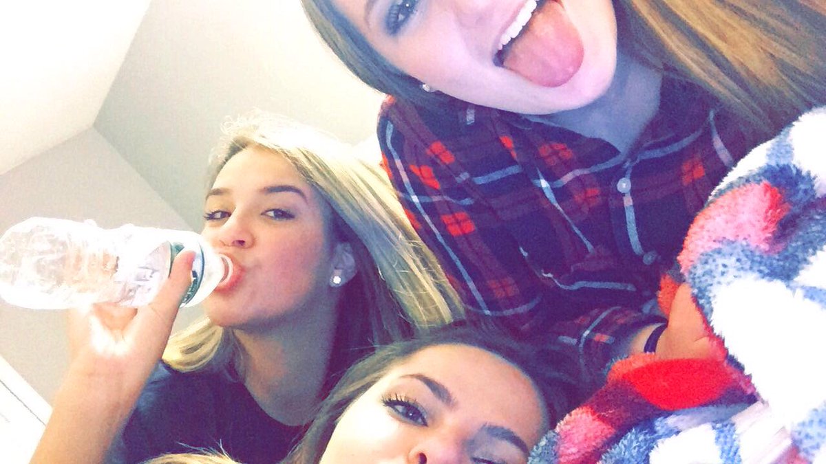 paigelmao's tweet photo. Happy birthday Shannon!! Hope you had the best day everrr🎊🎉💕1️⃣6️⃣ @shangrady_ https://t.co/Qif0ishHi4