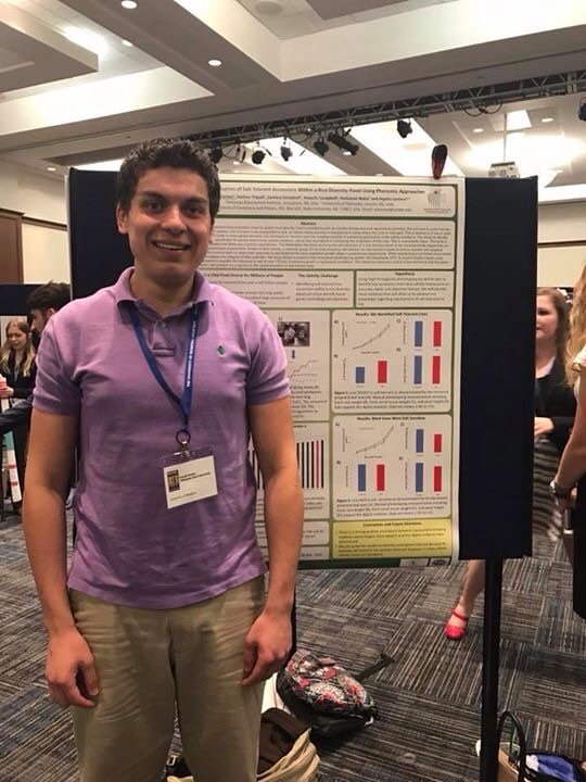 AStateResearch's tweet image. More proud moments of our A-State student researchers at NCUR 2017 today! #WolvesUp #AStateResearch #urw2017