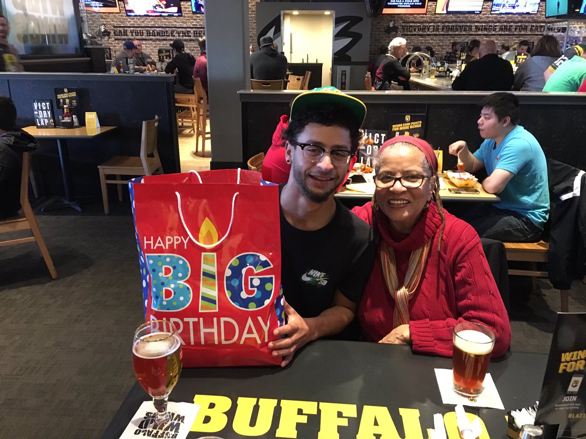 Grettablack's tweet photo. Two Birthdays #samebag #recycling #lovethem❤ https://t.co/3dTrhxfm1v
