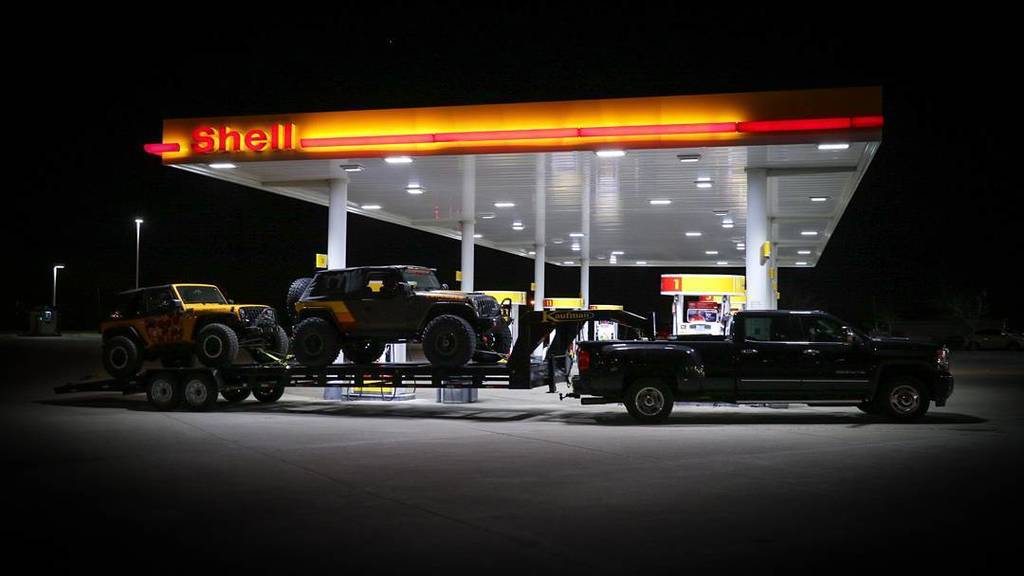 JcrOffroad's tweet photo. Late night diesel stop then onward into that dark night.
#projectcrusader #pizzanator #jcroffroad https://t.co/FbgflGJcNK https://t.co/RPCB0qyE2T
