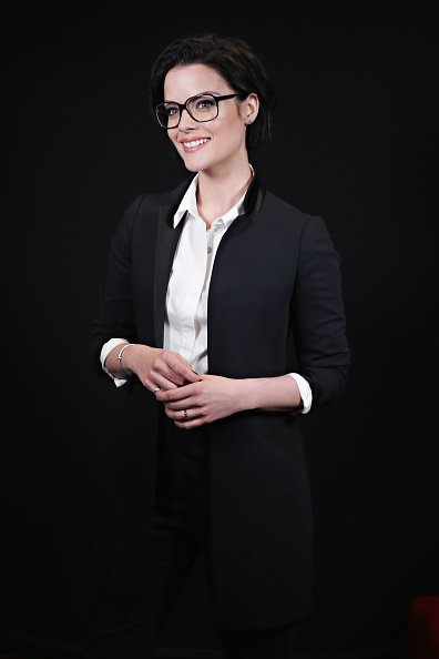 lisiimba's tweet photo. Hey, @JaimieAlexander ! I just want to say I really loved your hair, this outfit and your glasses! You look very elegant 👍👌😍 #movesforum https://t.co/3ruc6nUwuW