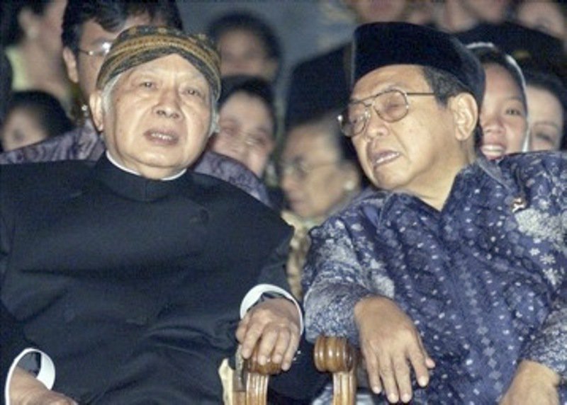 nu_online's tweet photo. #humor
Gara-gara Sakit Pinggang, Pak Harto Ikut Golongan NU Baru 
https://t.co/TnXo6UT6Yq https://t.co/9AMzBoCudC