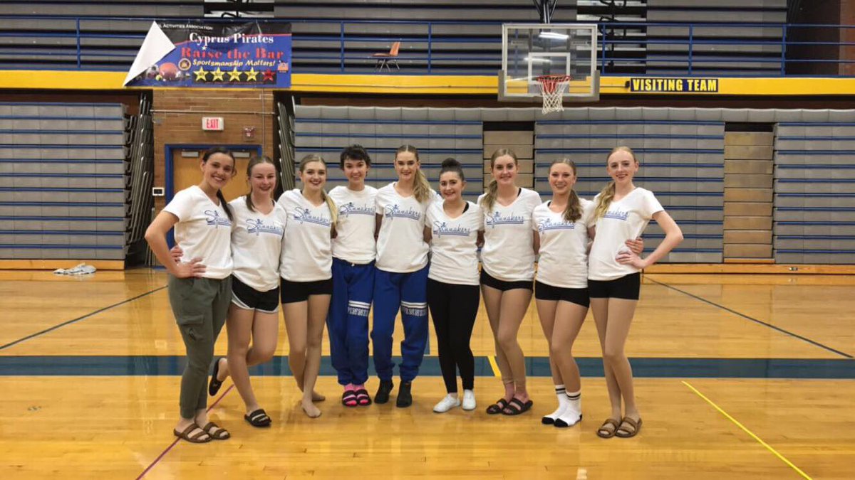lexistafford15's tweet photo. Round 4! So excited to start my senior year with these amazing girls 💙 https://t.co/vFctxvHvK8