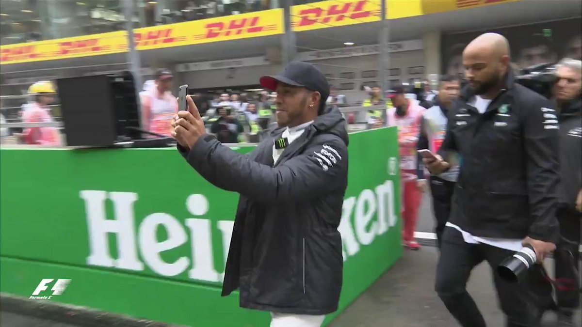 SERÁ  FERRARI  O MERCEDES BENZ?   HOY MEDIANOCHE LIMA,  DESDE SHANGAI  F-1..!!