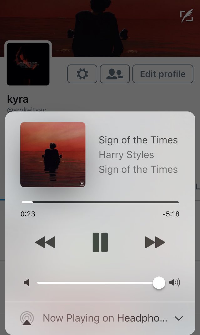 kyra_castIe's tweet photo. mood : zayn when niall walked up to him at the amas

#HarryStyles #SignOfTheTimes https://t.co/cJDzMbYIoW