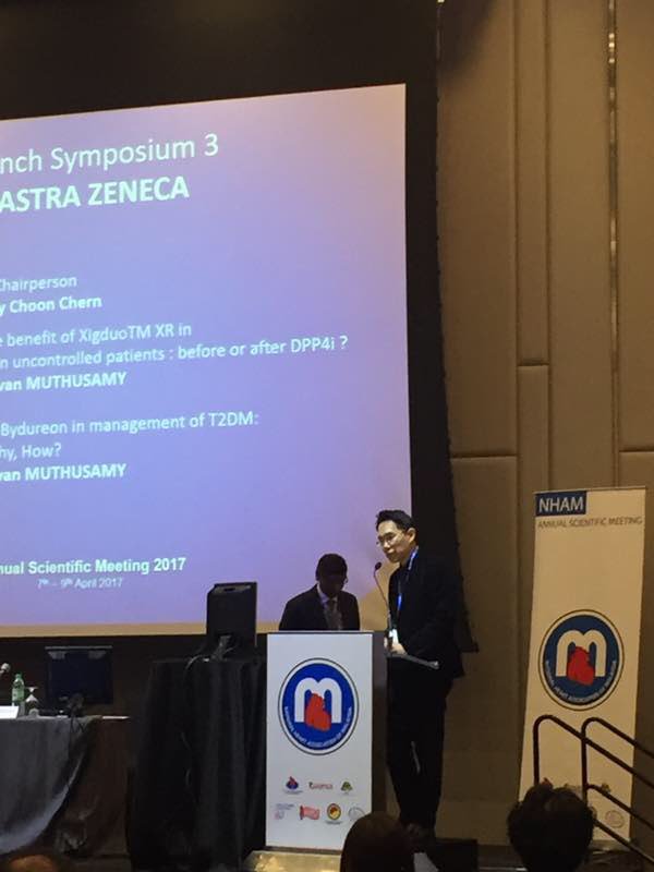 alankoay81's tweet photo. Chairing a lunch symposium at #NHAM2017 with Dr #TamilSelvan as the speaker. @AstraZeneca https://t.co/LVkAFsKNvj