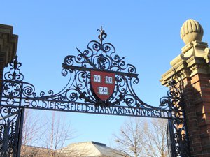 worldnewsdotcom's tweet photo. This @Harvard fraternity will be the first at the university to go gender-neutral
https://t.co/GbcrS6qIWR
#Harvard #Gender
#AlphaEpsilonPi https://t.co/Apzbcuecdo