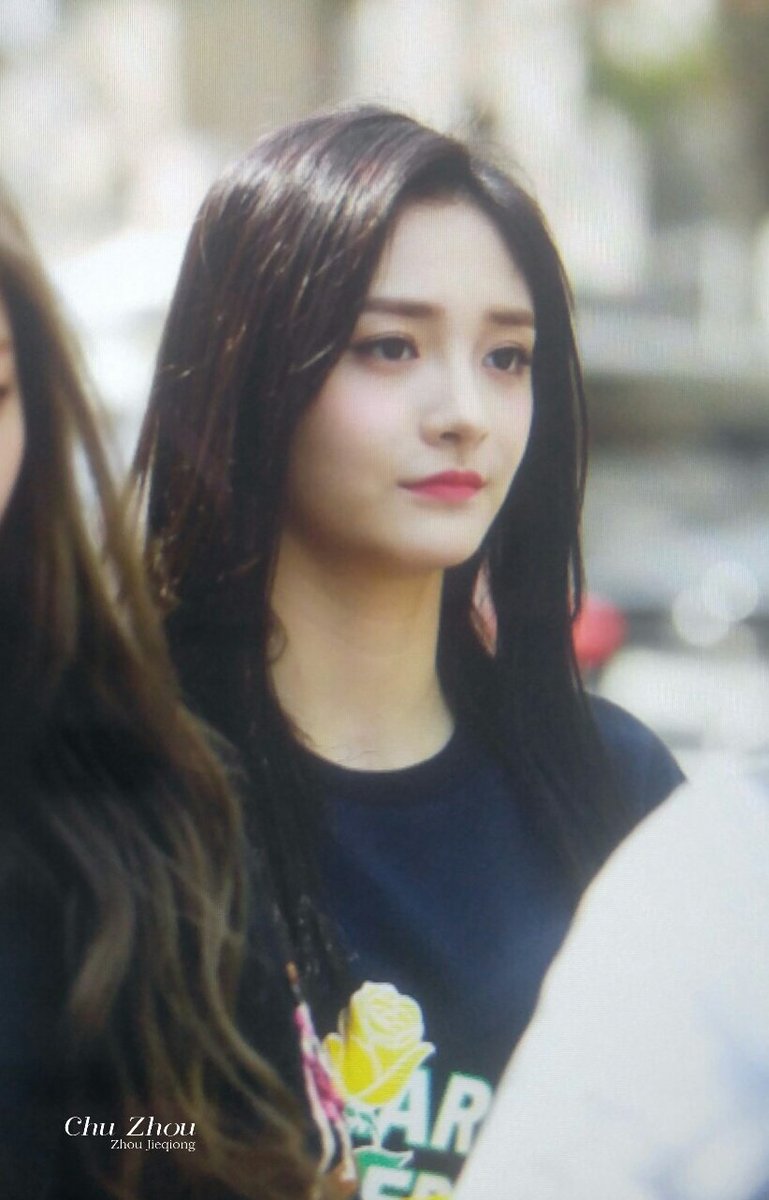 chuzhou1216's tweet photo. 170407 뮤직뱅크 중간출근 프리뷰

프리스틴 결경이다😭😭

#프리스틴 #주결경 https://t.co/Qx3FEJl3Vo