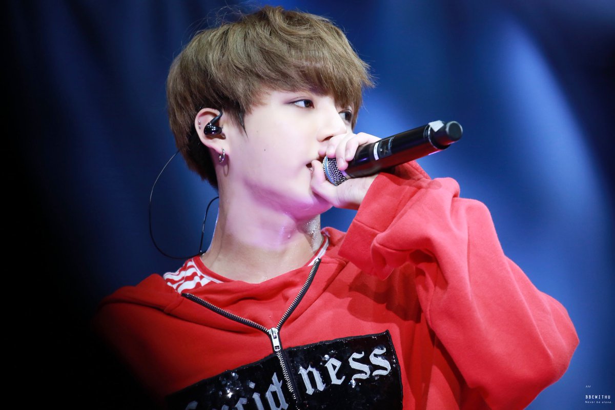 bbewithu's tweet photo. 20170324 Newark wings tour #JUNGKOOK #정국 #방탄소년단 #BTS https://t.co/PLz3Wn43yP