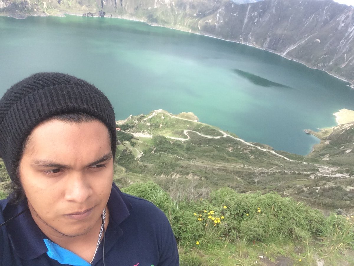Latin_Lover737's tweet photo. Laguna de #Quilotoa #Cotopaxi #MeetEcuador #AllYouNeedIsEcuador @meetecuador_ https://t.co/PUrlRXe35v