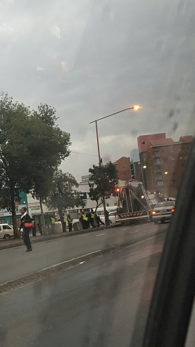 LanC_02's tweet photo. No traffic but nylas, police and MK Vets around the CBD. #peoplesmarch #joburg https://t.co/9Y4ahdqb3L