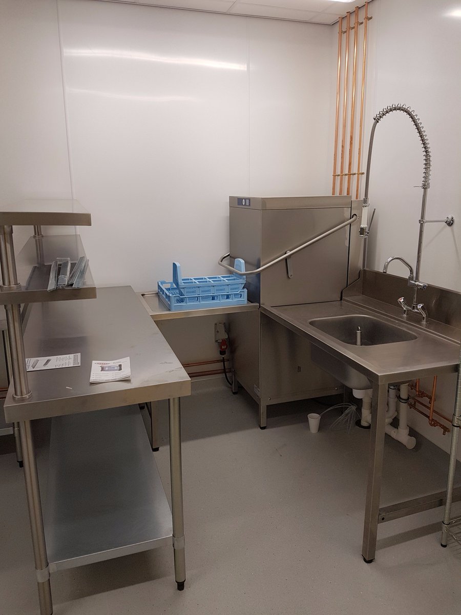 Betapakltd's tweet photo. Kitchen-Supplied, Delivered & Installed #Fridge #Freezer #Handwashsink #dishwasher #Oven #Boiler #hob #Griddle #Microwave #tables #FlyZapper https://t.co/CzdeST6Kgu