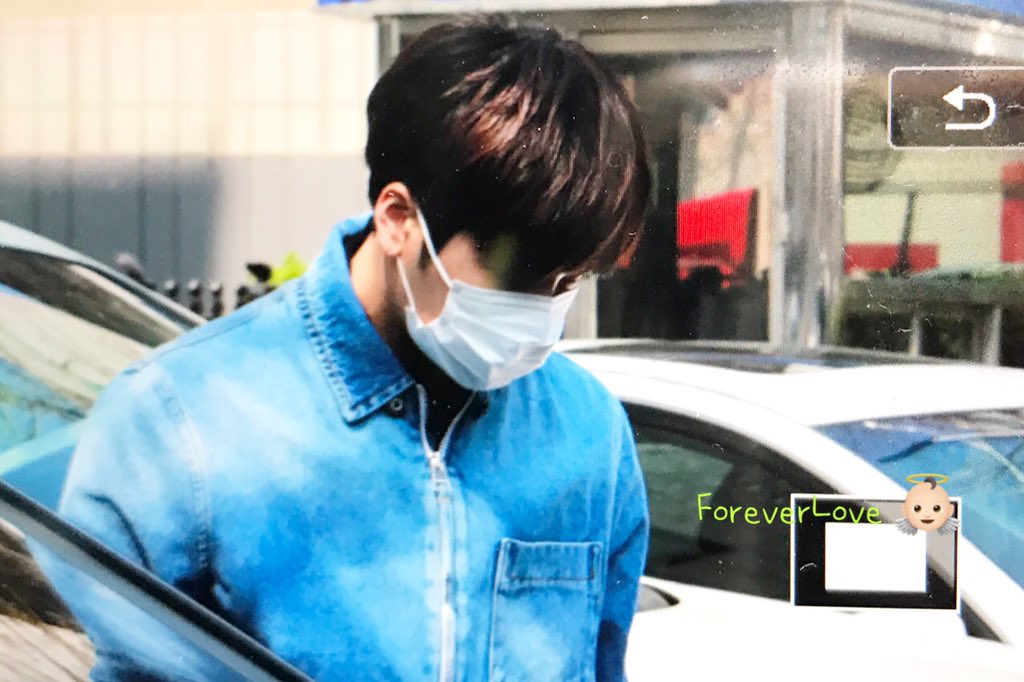 Got7with's tweet photo. 170407 뮤뱅재출근  #잭슨 #갓세븐 #JacksonWang #GOT7 #NeverEver 
🤤🤤🤤 https://t.co/VUlZNgo3dN