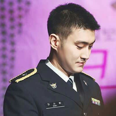 Happy Birthday to Choi Siwon      ELFa wait for you         