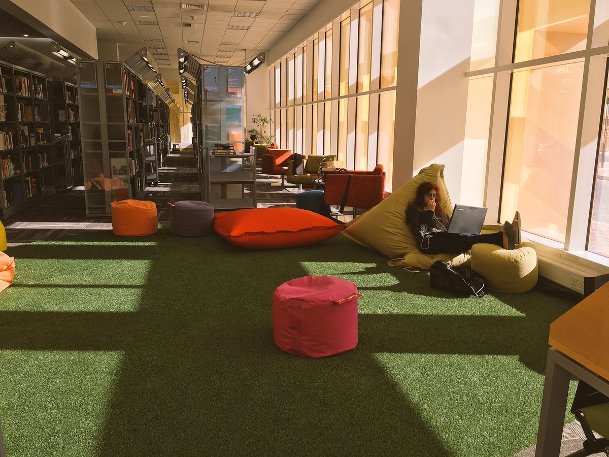 VCUQLibrary's tweet image. The VCUQ Library brings the outdoor indoor!! Find loan and lawn @VCUQLibrary:)#librarylife #libraryisnotjustbooks #libraryspace