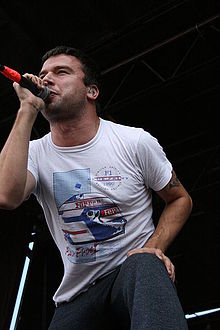 A happy dapper 33rd birthday to Max Bemis! 