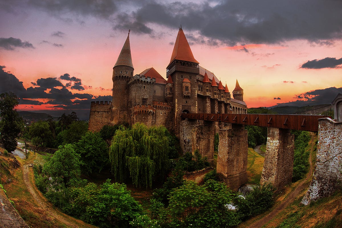 Romanian_Tours's tweet photo. Explore some of Romania's castles
Plan your trip with https://t.co/jzaV1VHjBK
 #travel #holiday #vacation #amazing #mustsee #castle #Romania https://t.co/GQJ9a7THwz