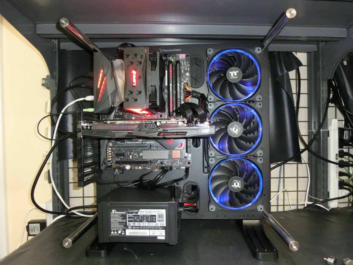 ドスパラ甲府店 Ryzenのオーダーメイドマシン完成しました この子の組立て楽しかったです メモリー以外の全ledはカスタム可能 ただ 残念な事にライザーケーブルの相性が悪く Gpuを魅せる形で取付が出来なかったのが心残りです 掲載に関してお客様 ドスパラ甲府店 Ryzenのオーダーメイドマシン完成しました この子の組立て楽しかったです メモリー以外の全ledはカスタム可能 ただ 残念な事にライザーケーブルの相性が悪く Gpuを魅せる形で取付が出来なかったのが心残りです 掲載に関してお客様