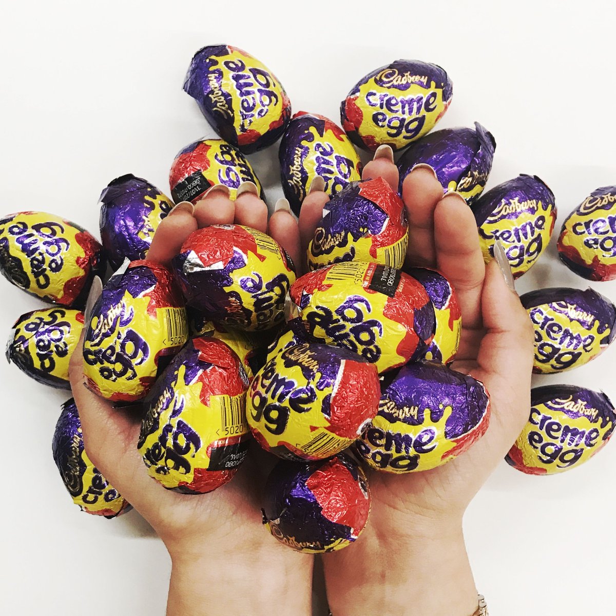 superdrug's tweet photo. RT &amp; follow 2 WIN a box of Creme Eggs! Competition ends 23:59 07/04/17 T&amp;C's apply, please see bio ❤️ #fridayfreebie https://t.co/3leqfEdQPZ