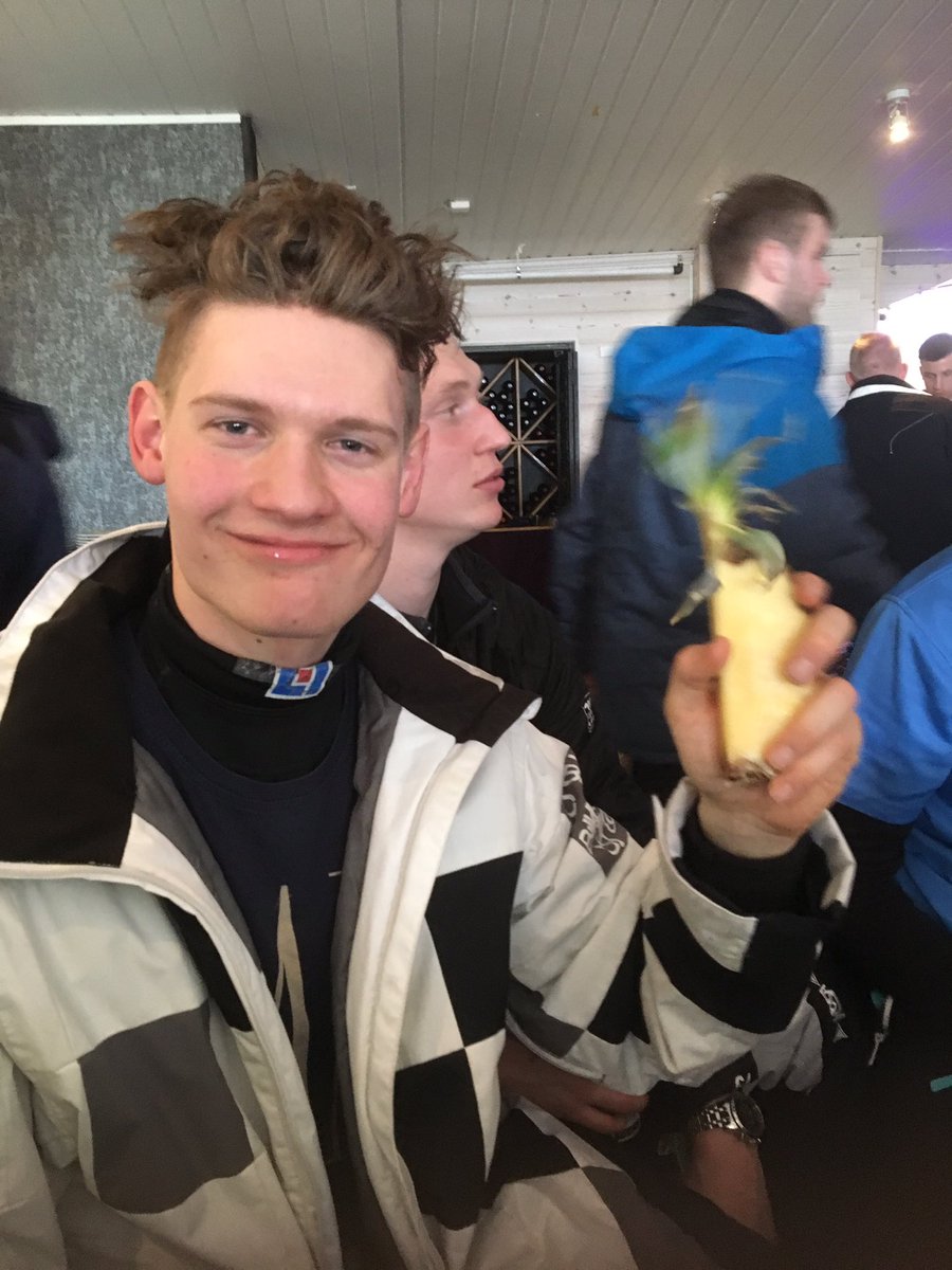 Tvillingarna är ute och sponkar! @lvegran