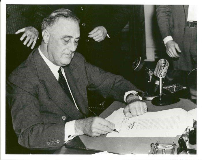 VizoFinancial's tweet photo. #CreditUnion fact of the day: President Roosevelt signed the Federal Credit Union Act in 1934 #JoinaCU https://t.co/swG1DHOR9i