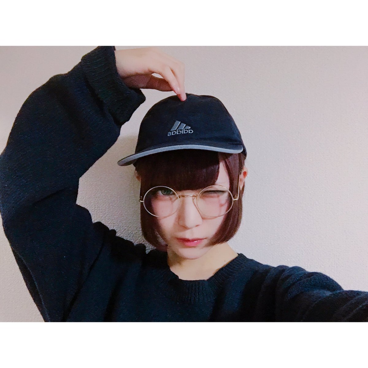 O Xrhsths あかさかなつき Sto Twitter 短いボブ許せなすぎてキャップでごまかす女は新しいメガネ買った一山ブリッジのロイド型サングラスぶち抜いたひたすらに可愛い Selfie Selca 1日1自撮り めがね女子 一山眼鏡 T Co Jvh8h5vht6 T Co