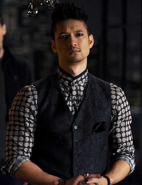 ShadowHunt_COL's tweet photo. #HarryAppreciationMonth 🎉
April 7- Favorite Magnus Look 🔮#Season2A https://t.co/JQInrIfoaR