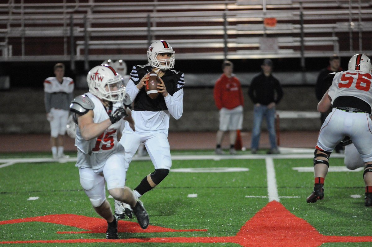 JonKlemme's tweet image. The Northwestern Red Raiders were getting after it during Spring Practice on Thursday night in Orange City! #GoRaiders