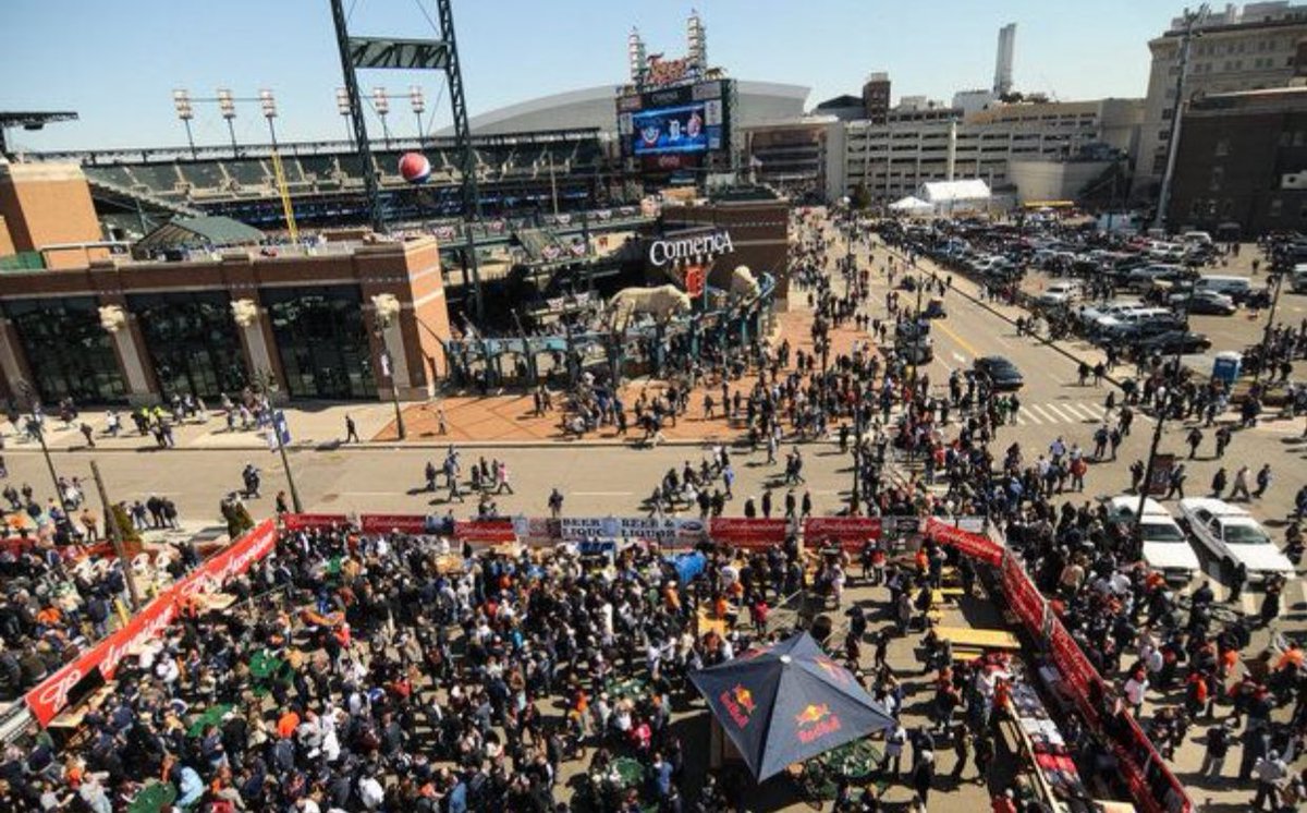 rooprajfox2's tweet image. Sorry it's just another Friday everywhere else. "There ain't no party like a DEEETROIT party" #OpeningDayDET @tigers