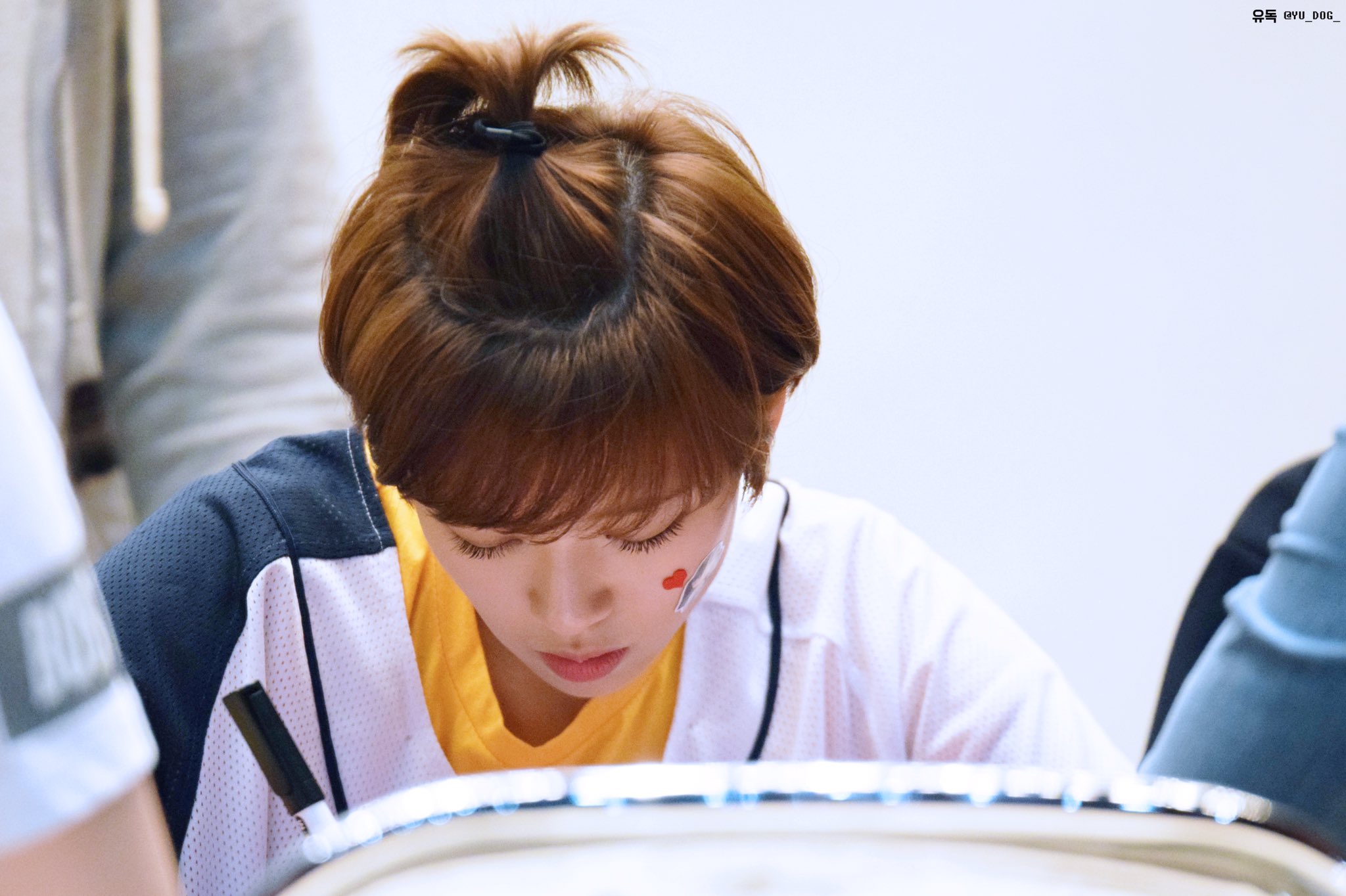 C8z3WjpVoAEUoAM.jpg:orig