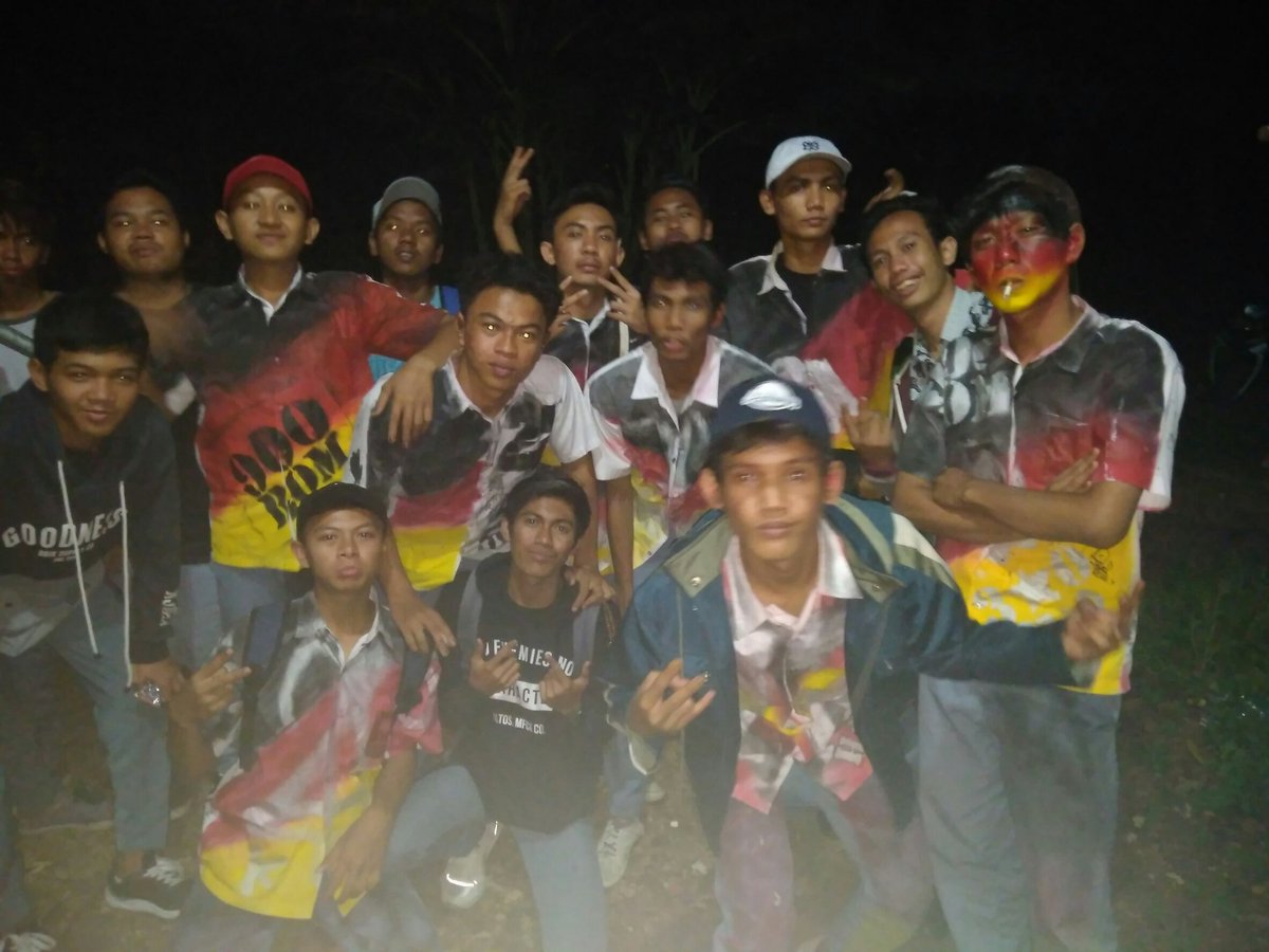 Yang bikin kabur boedoet 145 ft grafika yl di lenteng agung ,dan bunda kandung yg di ranco gertakan nya kurang hot wkwkw .
#2017 #zerman24