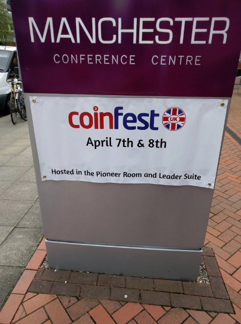 FAILCommunity's tweet photo. Few pictures taken before the 2nd #CoinFestUK2017, organized by #FAILCommunity's team member Adam Rizvi. Great job! @CoinFestUK #Bitcoin https://t.co/i3Cpvai8hz