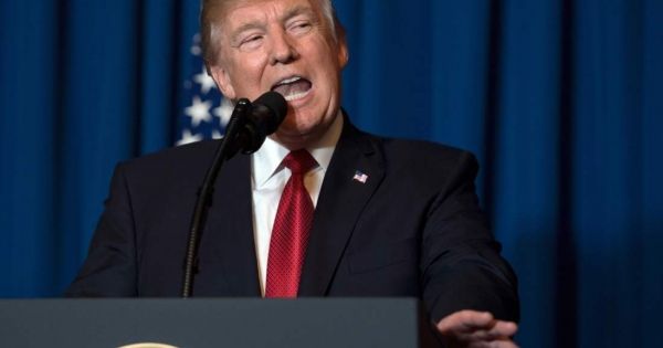 Twibex_35's tweet photo. El ataque de Donald Trump a #syria mueve los mercados y los inversores miran hacia los activos refugio
https://t.co/79LnQZmgDv https://t.co/RlxuRW9c2Q