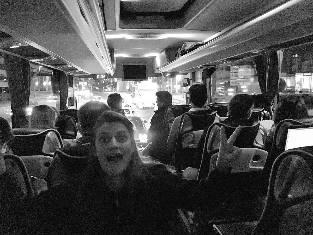 Venture_Villa's tweet photo. Wir sind mit unserem #startupcityhannover #startupbus von @hannoverimpuls in #berlin angekommen 🎉😊✌🏻#SCB17 #BusPitch #startups https://t.co/jTYGmTb0jG
