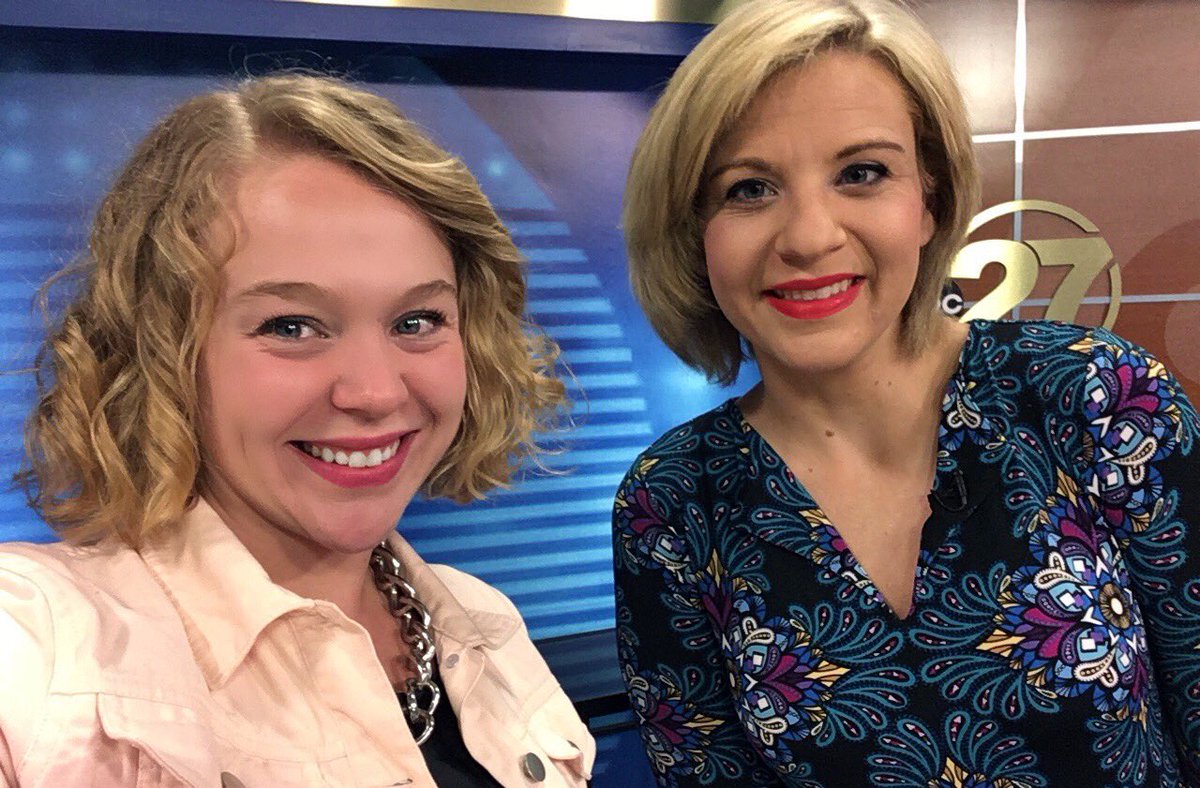 Sierra_Reports's tweet photo. Waking up early with the #sunriseteam is never a drag- kickstart your Friday with us on @abc27 now! ☀️☕️ #FridayFeeling #teamtxl https://t.co/1AryxQaFn9