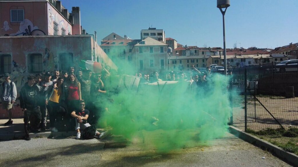 Albertoscorza01's tweet photo. Siamo unici#forzaitis#noinonsiamodeiliceali https://t.co/EIBQfyTrVb